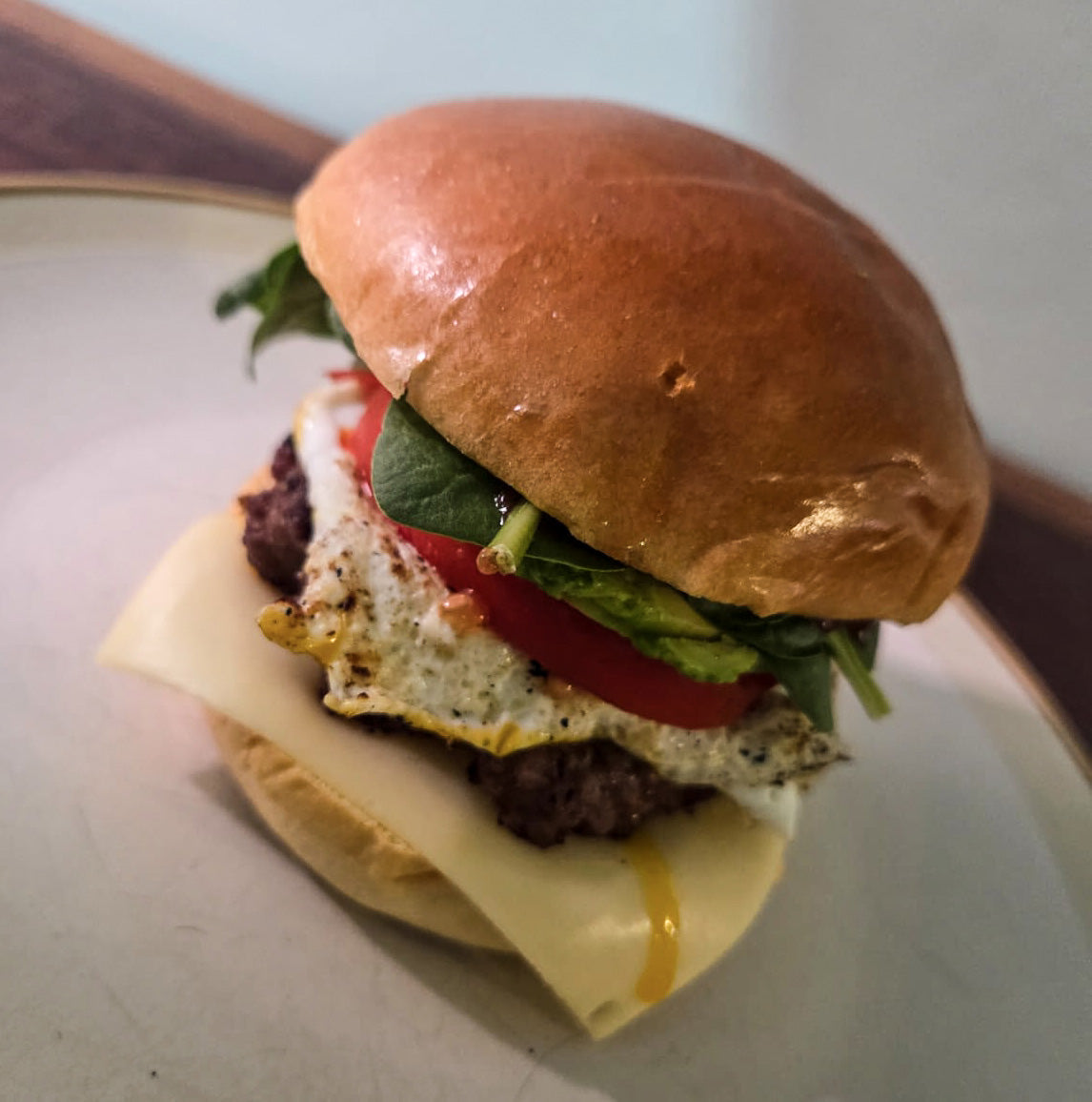 assembling burger