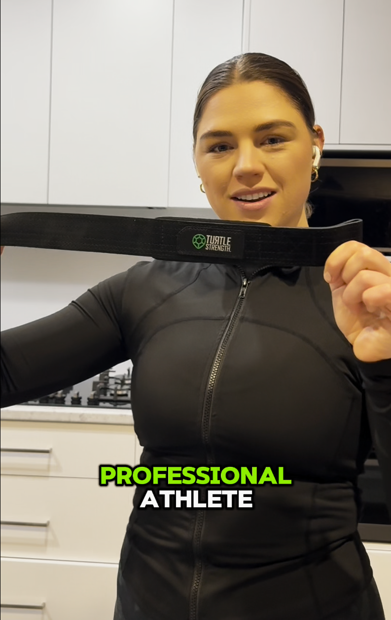 Professional Athlete uses Turtle Strength Lifting Straps