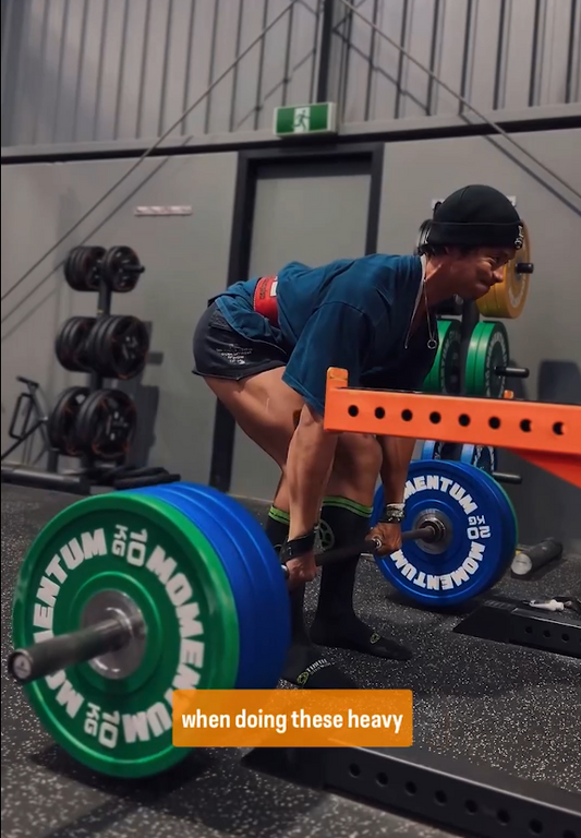 Pro bodybuilder Marco training back with Turtle Strength Deadlifting Socks With Grips.